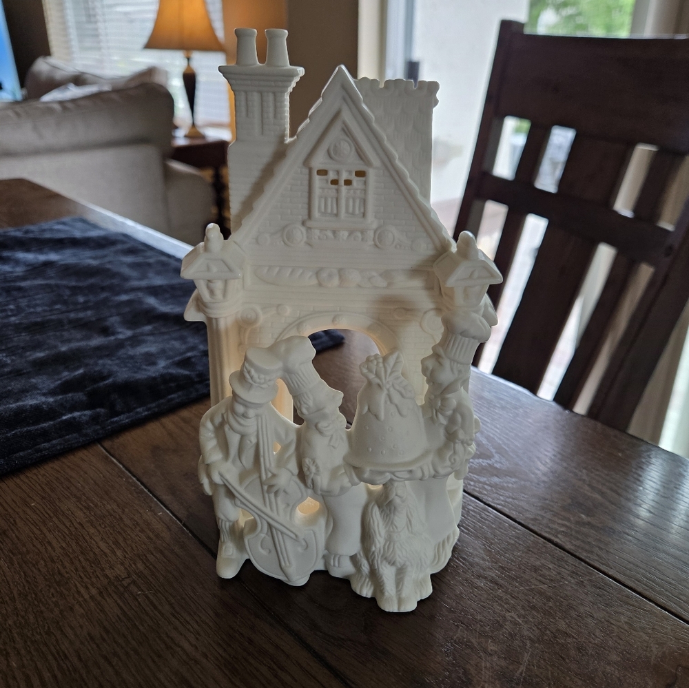 PartyLite Bakery Carolers Tea Light Holder Beautiful White Bisque - Picture 1 of 11